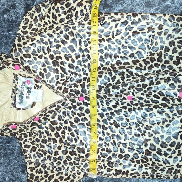 Hooded Raincoat OS 8-10 - Picture 5 of 10